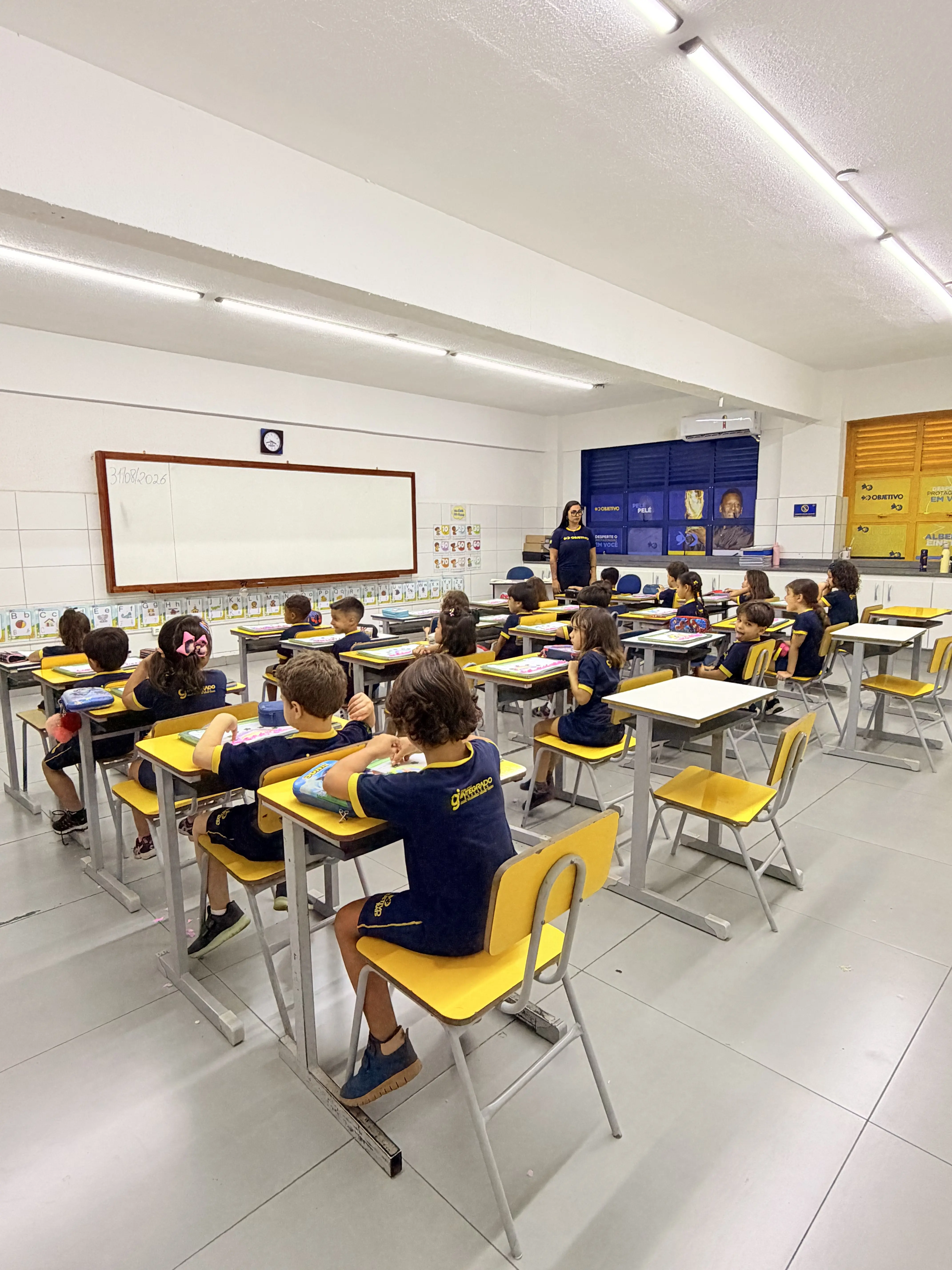 Aprender, brincar e crescer. Com carinho.